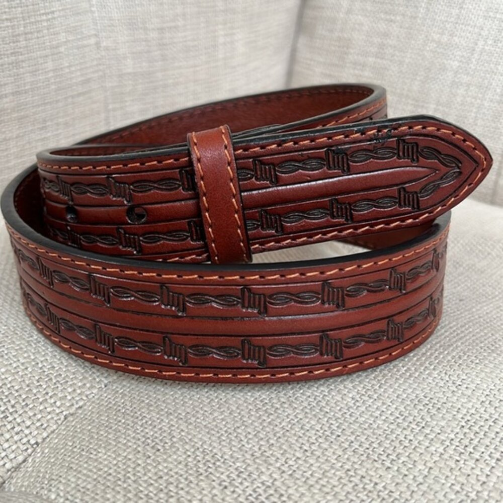 3-D BELT Hand Tooled Leather Belt Barbwire Pattern Cowboy Western Countrycore